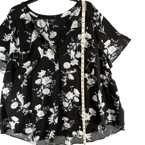 Torrid Harper Studio Blouse 5X Black Floral Crepe De Chine Flutter Career Casual - Picture 6 of 13